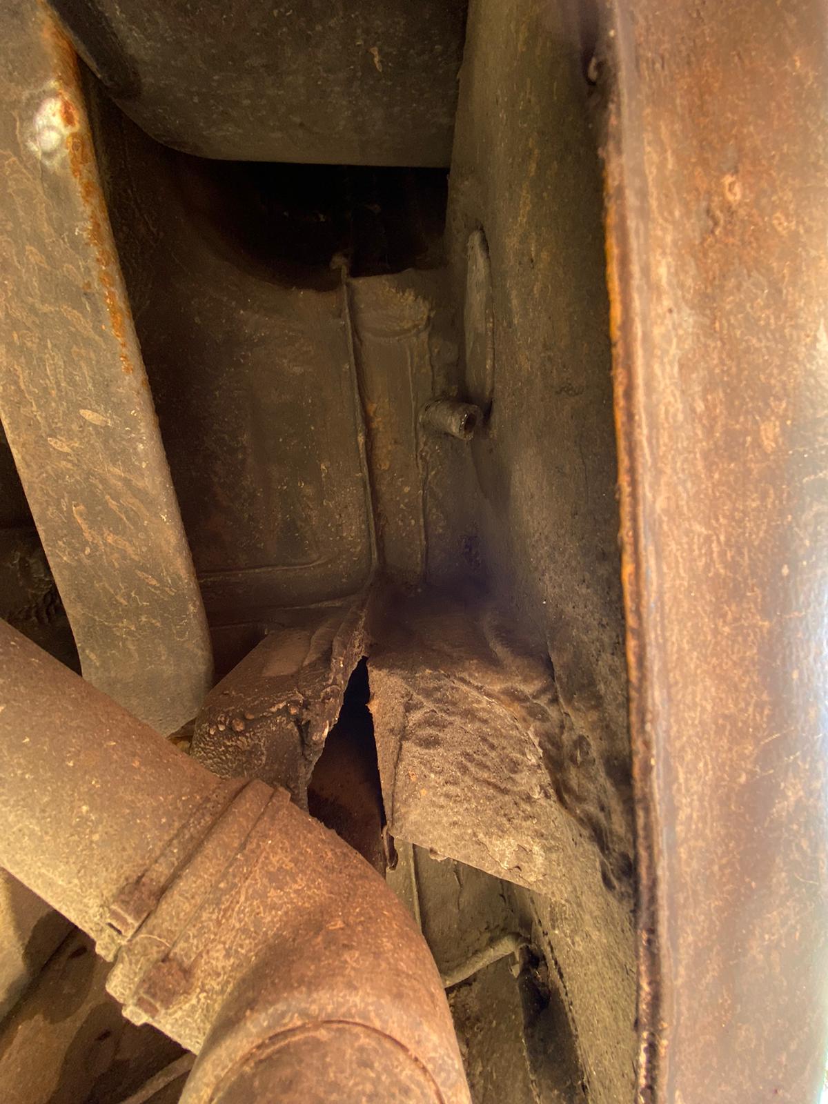 Schlauch aus dem das Wasser läuft.