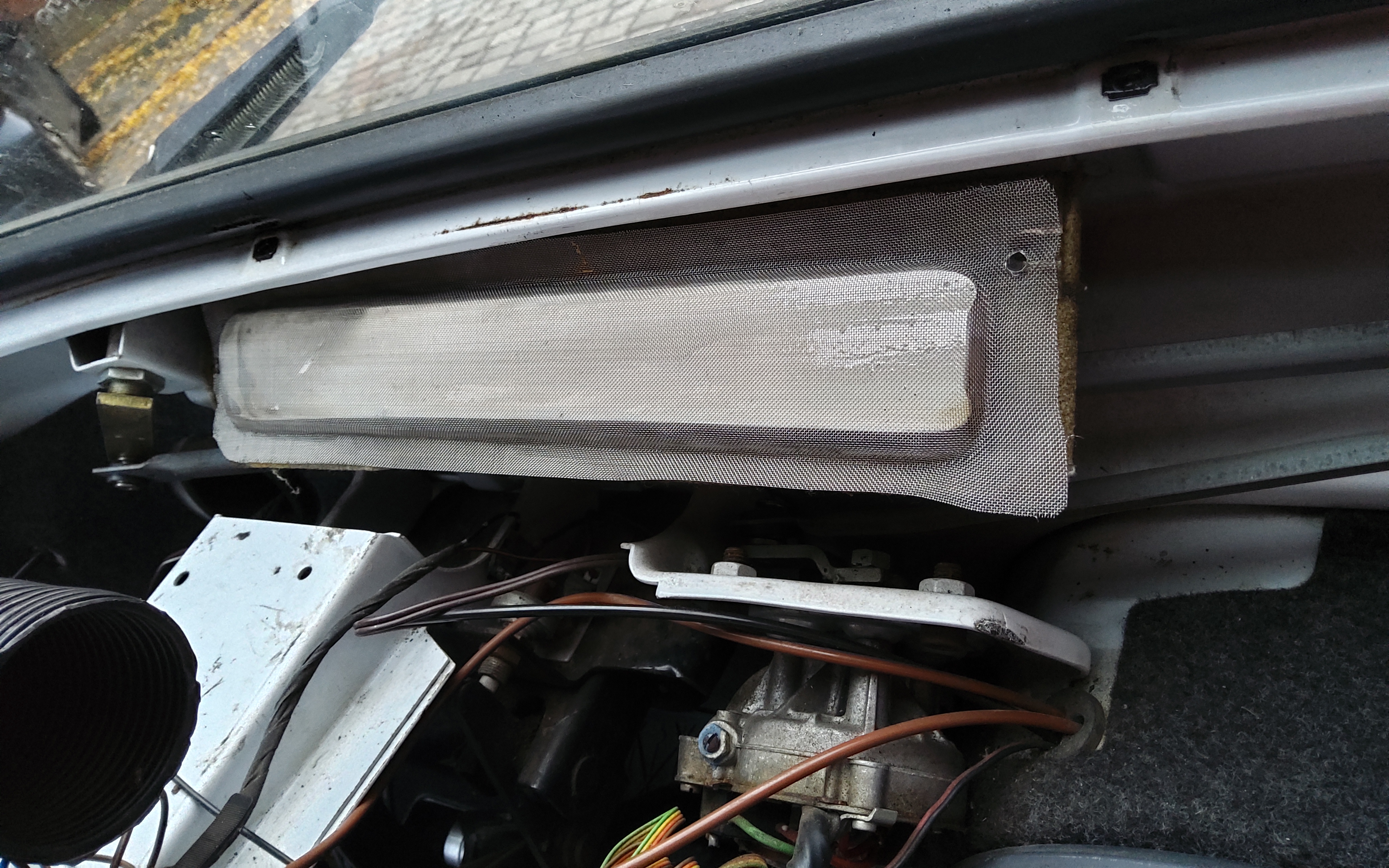 Lufteinlassschacht li mit Edelstahlgewebe Mesh 40 - 0,18mm² 20231112_154128.jpg