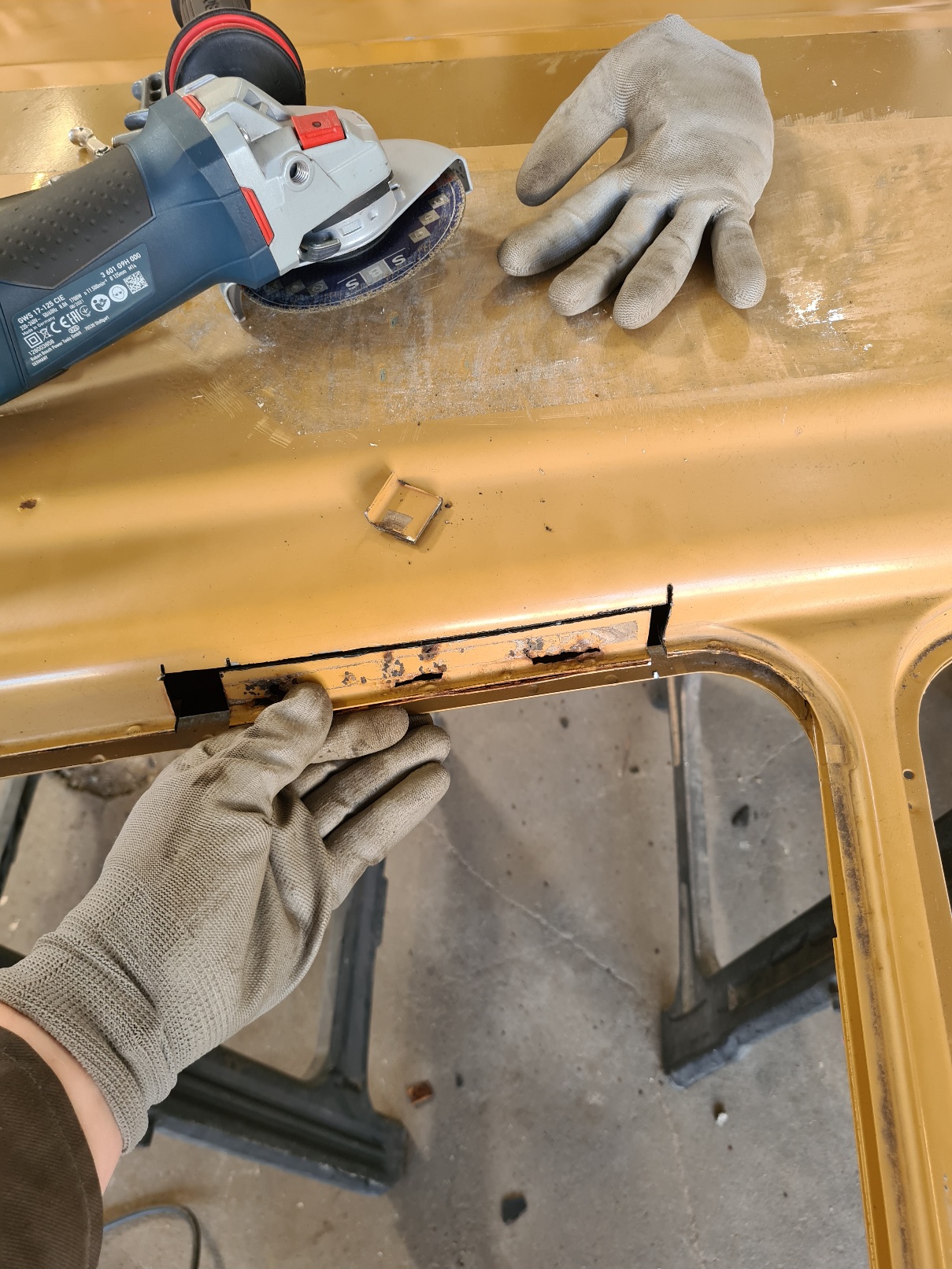 Schadhafte Stelle rausgetrennt