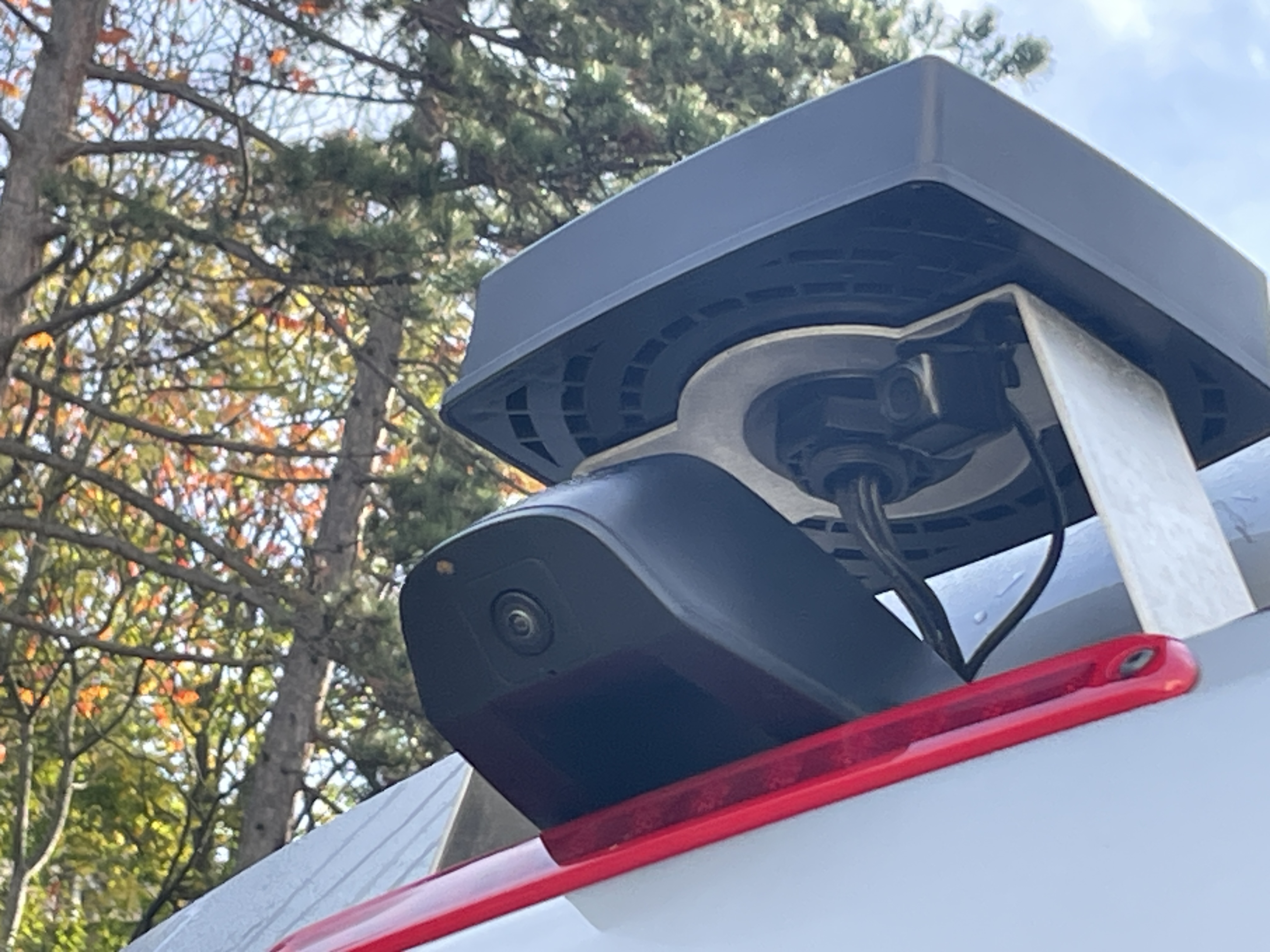 Heckkamera unterhalb Antenne