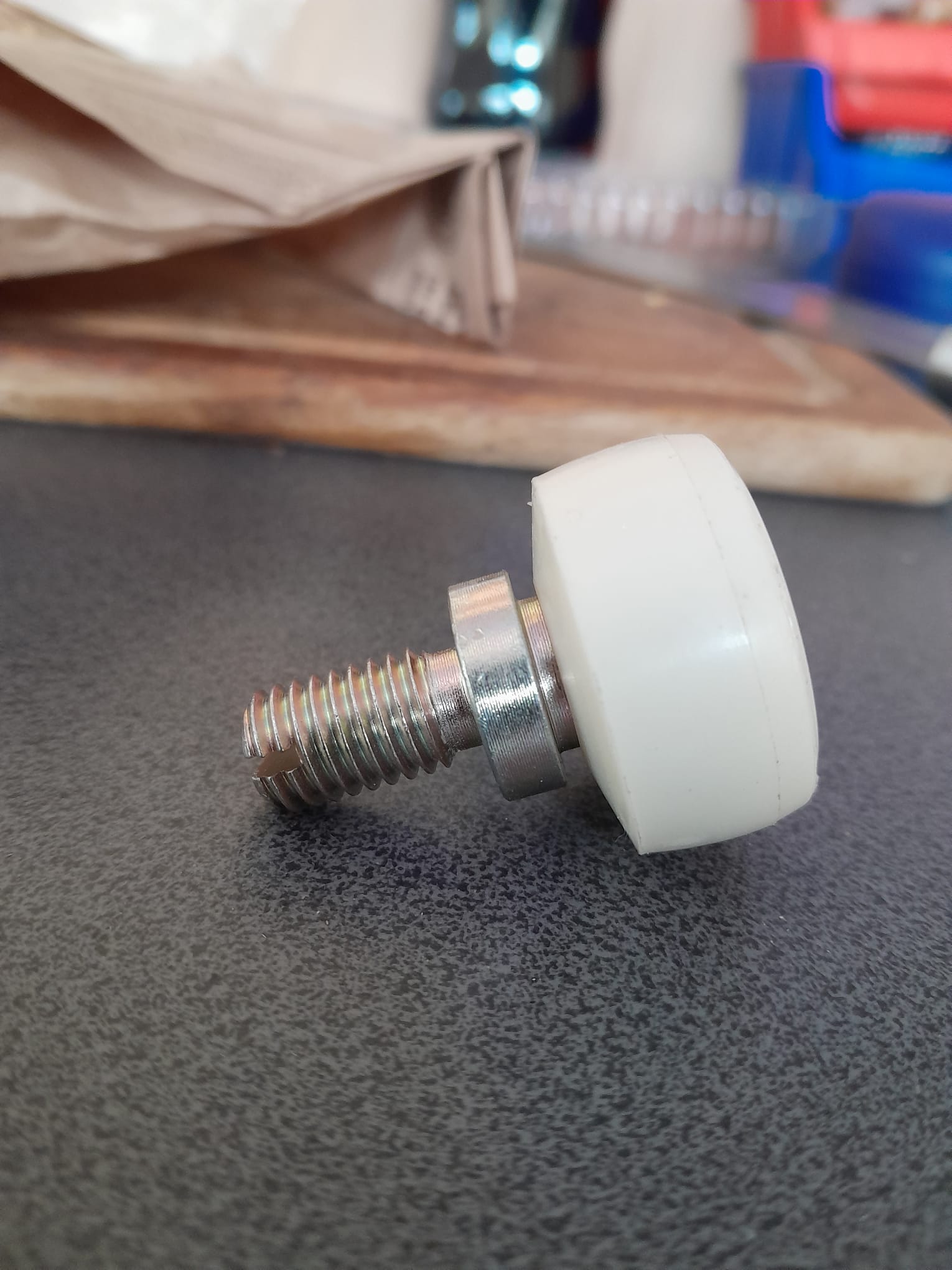 Gleitrolle neu (A 601 760 04 46).jpg